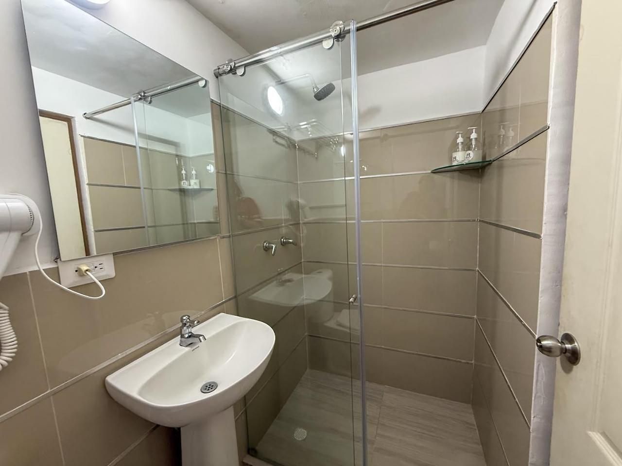Hotel Hernandez Ctg 3*