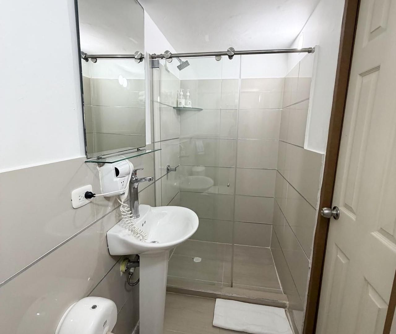 Hotel Hernandez Ctg 3*